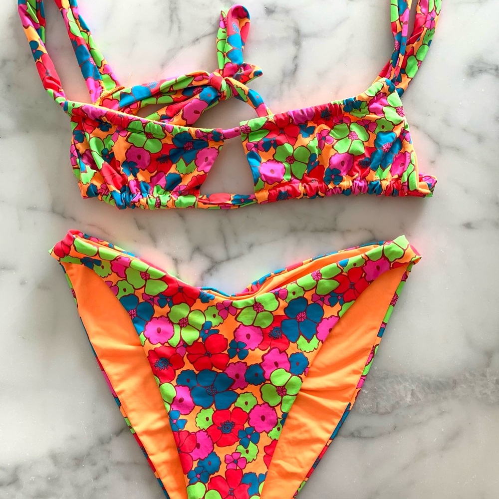 New Frankies Groovy Print Bikini Set